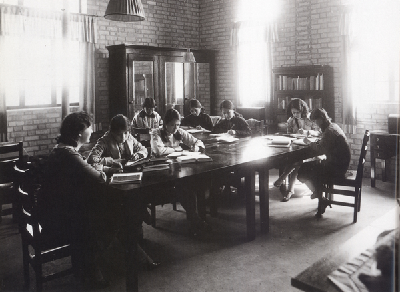 Unknown-Date-LU-Female-Students.jpg