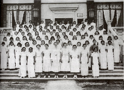 1936-05-LU-Female-Students.jpg